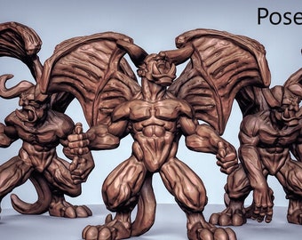 Puede incluir: Tres figuras en miniatura impresas en 3D de un demonio con alas en diferentes poses. Las figuras son marrones y tienen una superficie texturizada. Las figuras están etiquetadas como "Pose 1", "Pose 2" y "Pose 3".