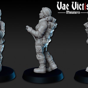 Personaje o PNJ exploradora aventurera femenina de 28 mm, miniatura impresa en resina 3D de D&D, Dungeons and Dragons, Pathfinder, juego de rol de mesa Vae Victis Mini