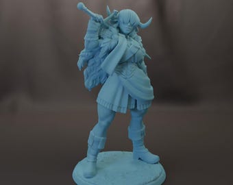 Maisie Minotaur Highlander 28 mm 32 mm 54 mm Mini 75 mm Statue D & D Resin Miniatur Dungeons and Dragons Rollenspiel Zwillingsgöttin Frech Charmers