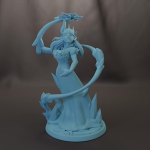 Khele Ice Golem Maker 28 mm 32 mm 54 mm Mini ou 75 mm Statue miniature en résine D&D Donjons et dragons Jeux de rôle Déesse jumelle Golem Makers V 2