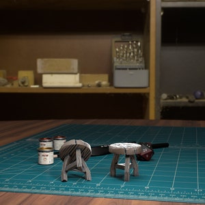 Stool and Table 28mm or 32mm D&D Resin Miniature Dungeons and Dragons Pathfinder RPG Roleplaying TytanTroll Minis