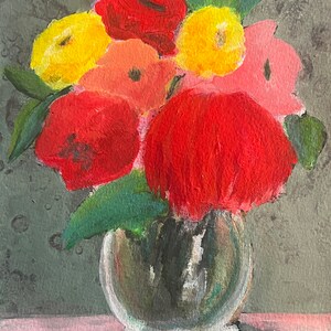 Serie 03 de flores rojas, rosas y verdes sobre fondo opaco