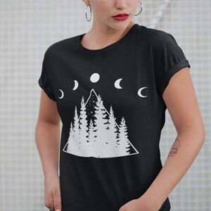 Mondphase & Mondlicht Tee | Reise Tee | Outdoor Tee | Camping Tee | Natur Tee | Bäume Tee