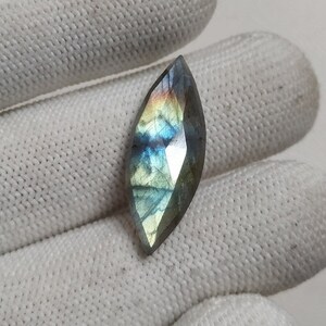 Labradorita facetada de color marquesa: fuego azul, 10,95 quilates