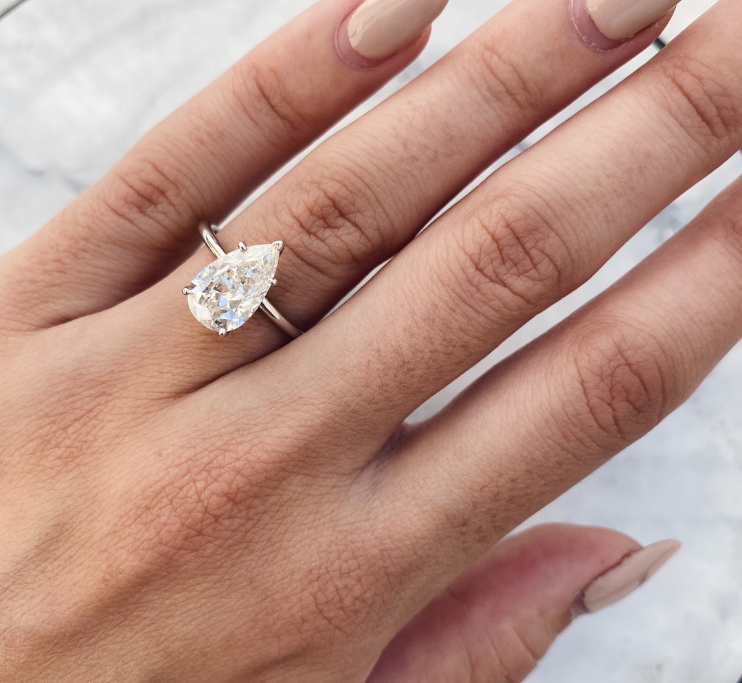 2.5 carat pear 2024 shaped engagement ring
