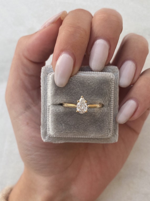 1.2 carat on sale pear diamond ring