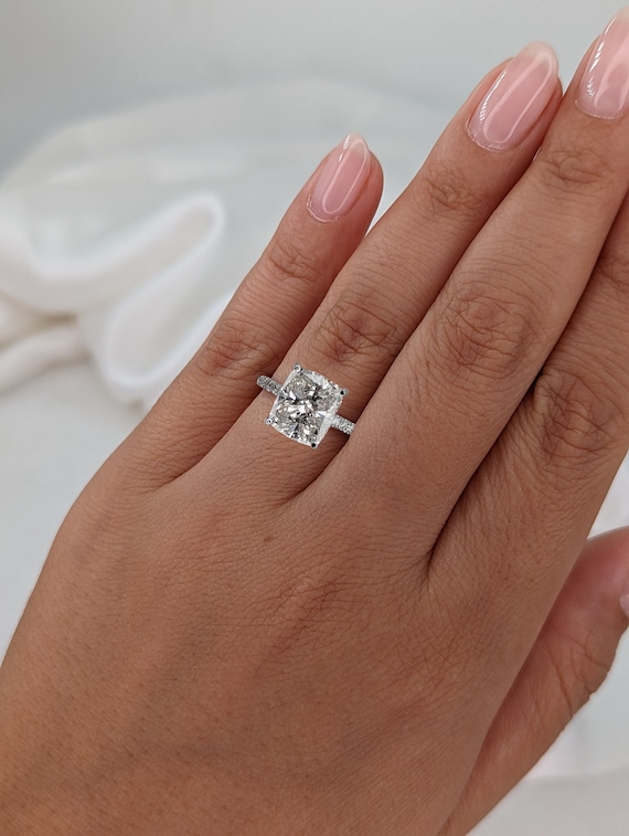 Bague de fian ailles diamant coussin 4 20 carats or blanc 14