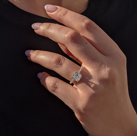 Anillos de compromiso con diamante cuadrado hotsell