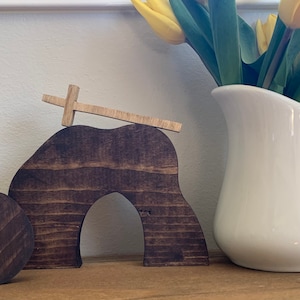 Empty tomb display, Easter cross