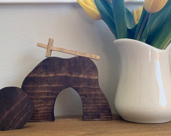 Empty tomb display, Easter cross