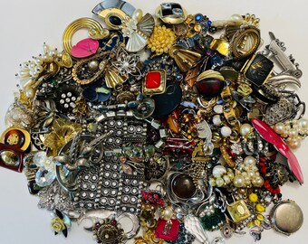Wholesale vintage jewelry lots hotsell