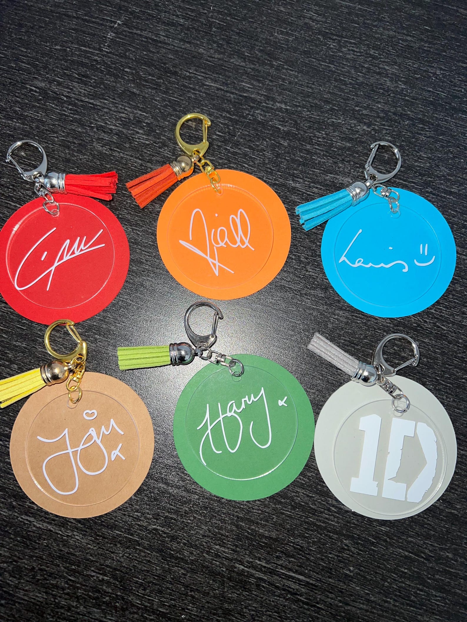 Acrylic Keychains of One Direction Inspired Autographs Directioner ...