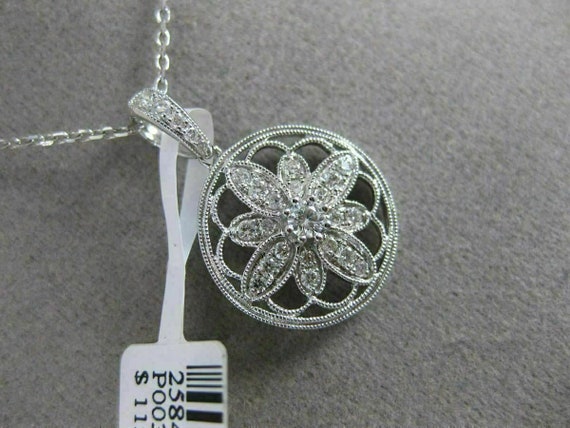 Estate .28Ct Diamond 18K White Gold 3D Flower Fil… - image 2