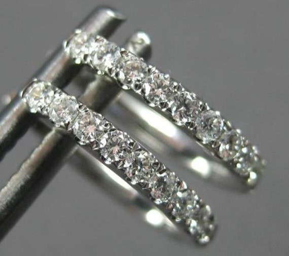 Estate Small .20ct Diamond 14kt White Gold 3d Ova… - image 2