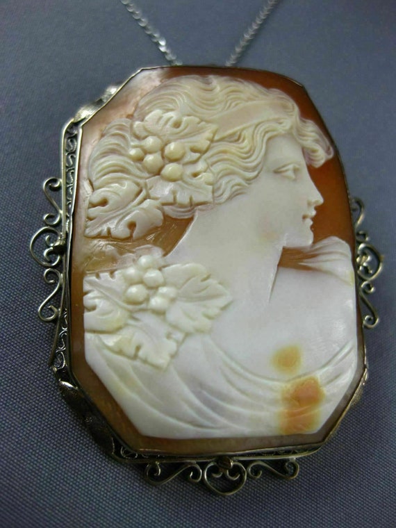 Antique Large 14Kt White Gold Filigree Lady Shell… - image 5
