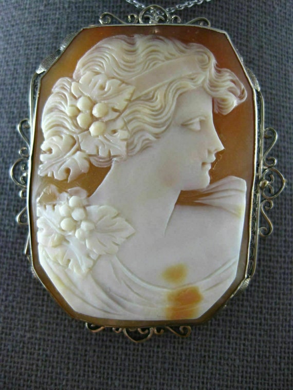 Antique Large 14Kt White Gold Filigree Lady Shell… - image 9