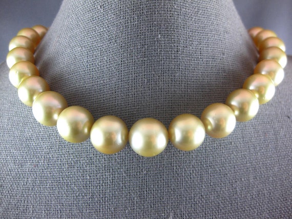 Estate Extra Large Aaa Golden South Sea Pearl Clas