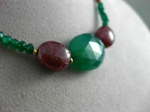Antique Large Green Onyx and Garnet 14Kt Yellow G… - image 3