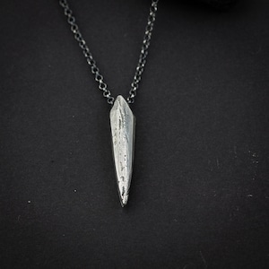 Unique Men&#39;s Silver Pendant Necklace – Modern and Stylish Jewelry, Distinctive Gift for Him