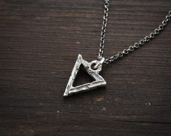 Collar triangular de plata de ley 925 para hombre, joyería geométrica rústica brutalista, regalo único para mujeres u hombres, joyería oxidada