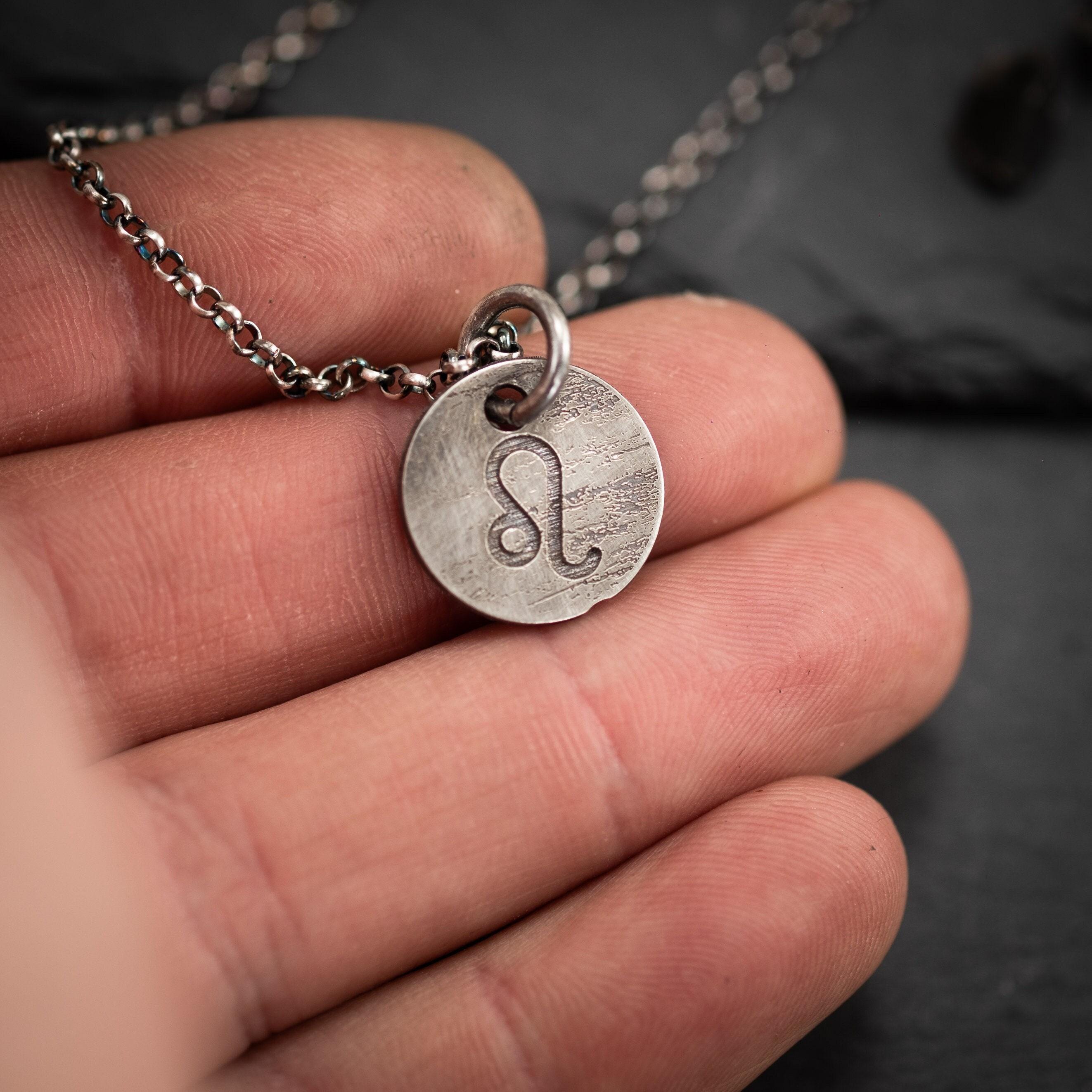 Leeuw sterrenbeeld zilveren rustieke astrologie hanger ketting, horoscoop ketting, gepersonaliseerde sieraden, handgemaakte sterrenbeeld sieraden