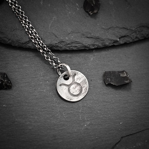 Srebrny rustykalny naszyjnik z astrologią ze znakiem zodiaku Byk, naszyjnik z horoskopem, spersonalizowana biżuteria, biżuteria z konstelacją, prezent dla Byka