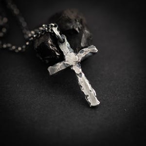 Silber Kreuz Halskette für Männer - christlicher Glaube Anhänger, religiöses Schmuck Geschenk, Symbol des Glaubens und der Stärke