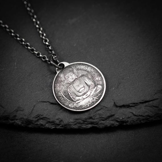 シルバーブッダコインペンダントネックレス、仏教ヨガハンドメイド