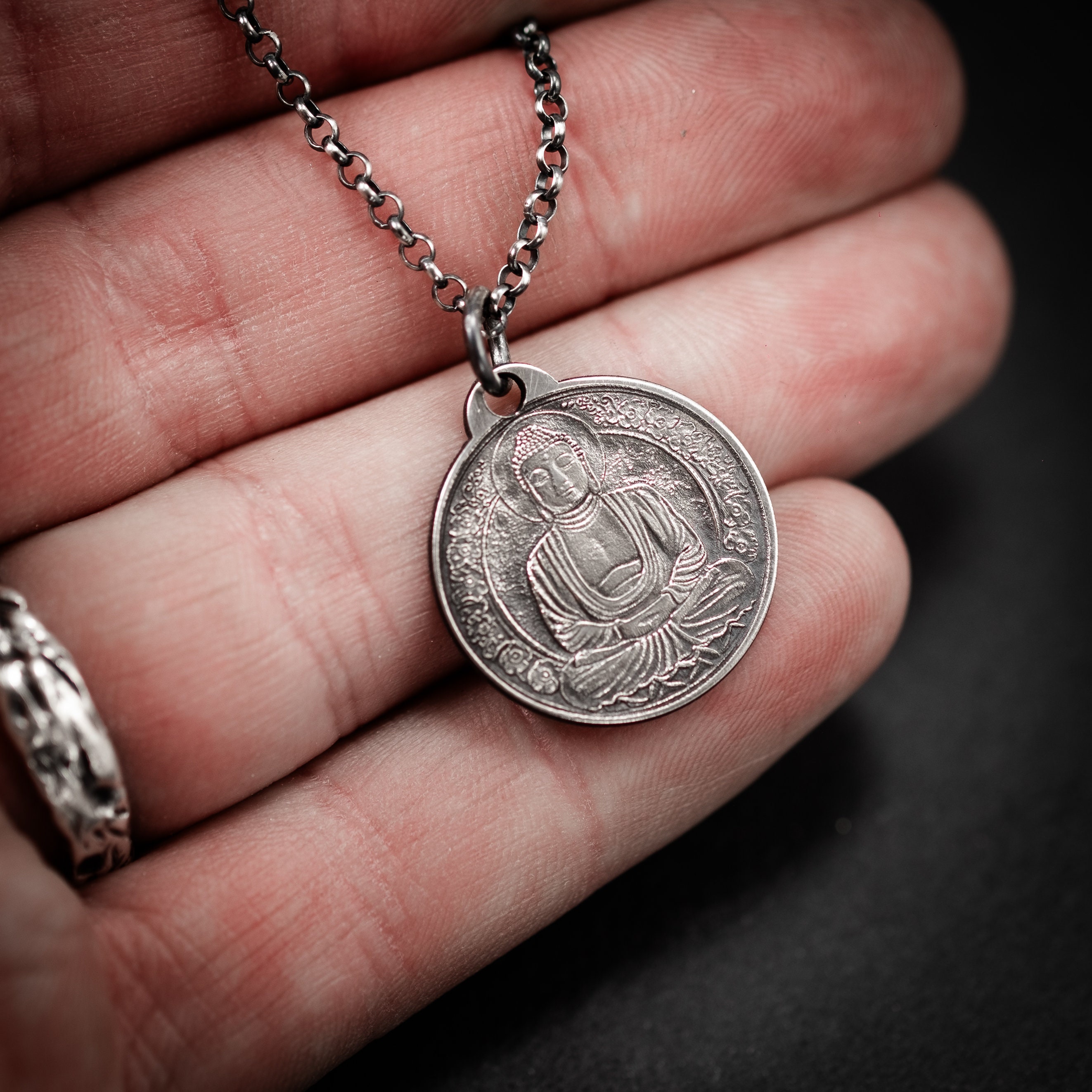 シルバーブッダコインペンダントネックレス、仏教ヨガハンドメイド