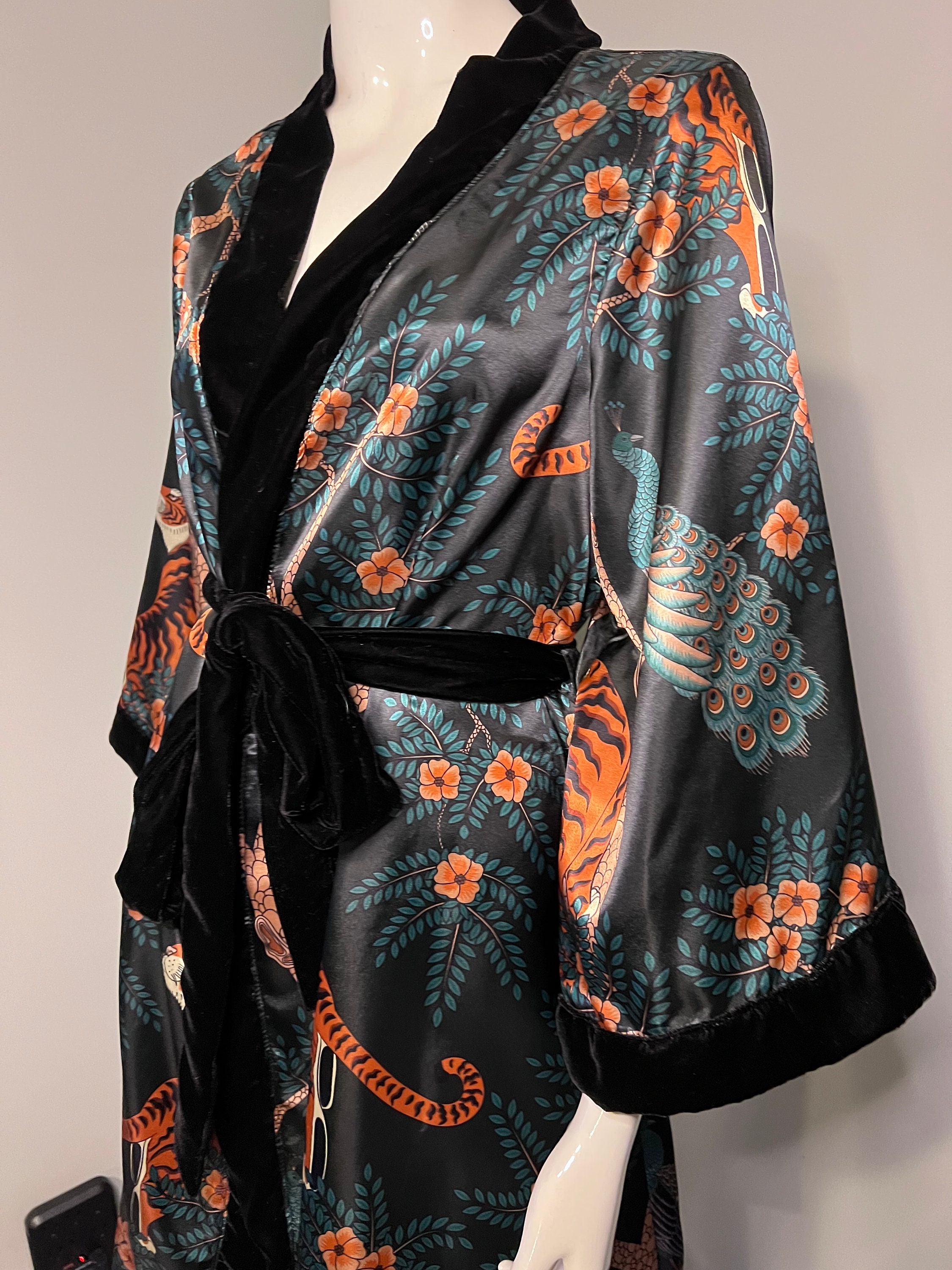 Satin Kimono, Short Kimono, Tiger Kimono, Peacocks, Lingerie, Animal Print , Kimono Lingerie ...
