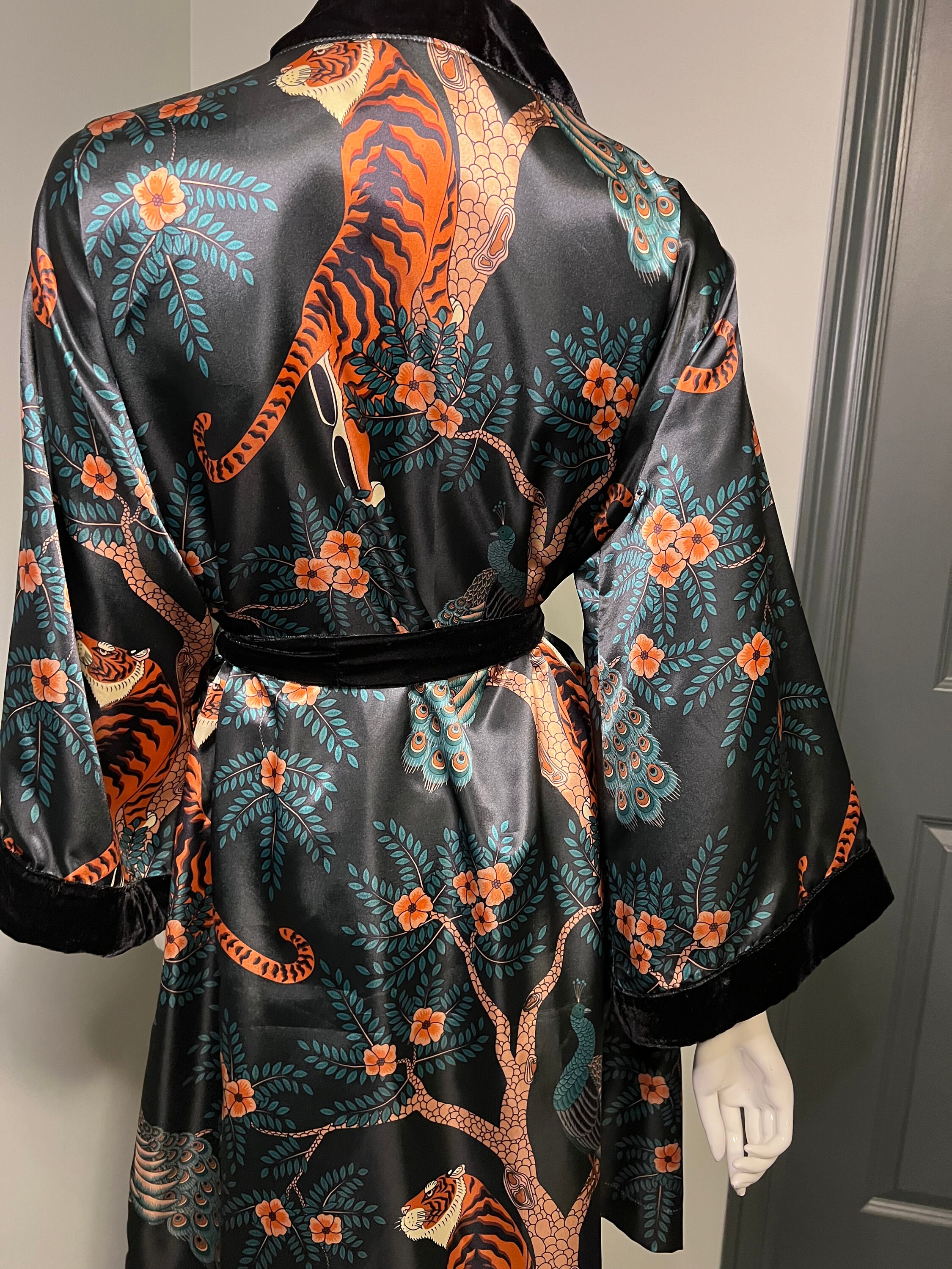 Satin Kimono, Short Kimono, Tiger Kimono, Peacocks, Lingerie, Animal Print , Kimono Lingerie ...