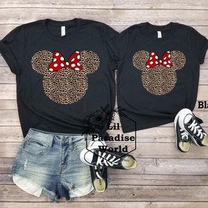 Chemise Minnie Mouse léopard à pois et noeud, chemise Animal Kingdom, chemise guépard Disney, chemise safari Disney, léopard Minnie Mouse, femme Disney