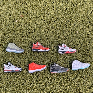 Sneaker golf ball marker limited edition
