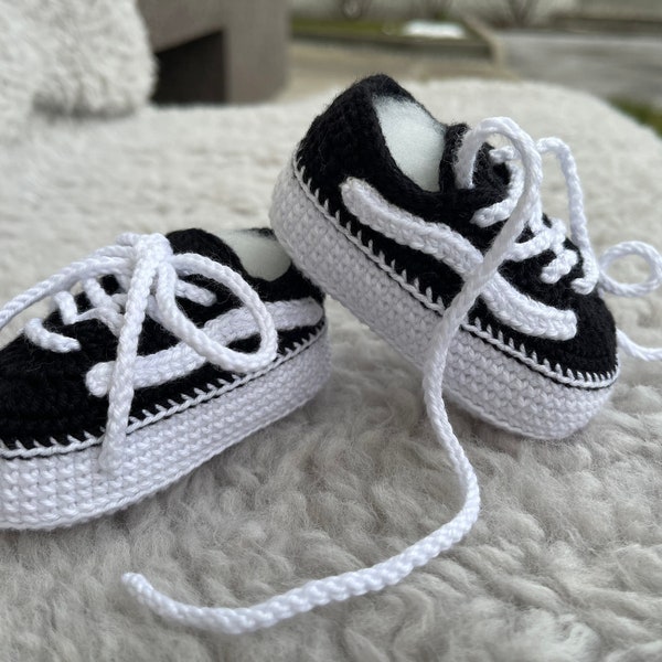 Babyschuhe,gehäkelte Babyschuhe,Neugeborenschuhe,Babyschuhe Mädchen,Babysneaker,Geschenke Baby,Babysportschuhe,Babystiefelchen,