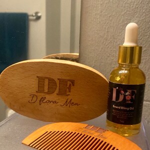 D Flora Men Wooden Brush & Comb Kit