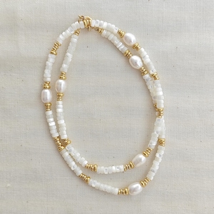 Seed bead white shell necklace, pearl necklace with gold beads, shell beaded choker, dainty layering necklace, summer beach jewelry