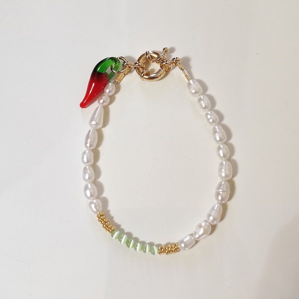 Bracelet de perles fait main avec breloque piment, bracelet de perles épicées, bracelet de pierres précieuses curatives, bijoux délicats en perles de perles, cadeau pour elle