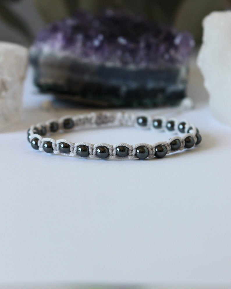 handmade cadeau gift artesanal hecho a mano Hematita bracelet chakra jewelry Pulseras de macram\u00e9 y piedras naturales regalo boho