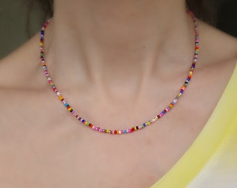 Bunte Halskette Perlen Boho-Stil bunte Choker Zierliche Perlen Sommer Halskette Geschenk für sie Strand-Rocailles Halskette Multi Farbe Choker