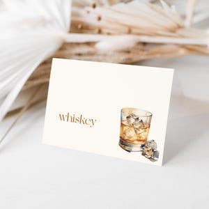 Etiqueta para mesa con lugar para comida y bebida, con vaso de whisky - Edición y descarga instantáneas