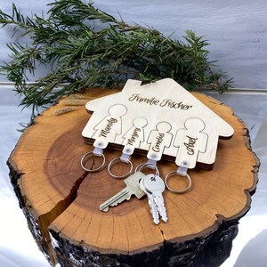 Schlüsselbrett Holz personalisiert Familie / Einzugsgeschenk / Geschenk zum Umzug / Schlüssel haus Family / Schlüsselanhänger Familie