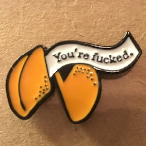 Spilla per biscotto della fortuna, spilla per biscotto della fortuna, spilla per biscotto della fortuna, gioielli esilaranti per biscotto della fortuna ed è un regalo davvero fantastico!