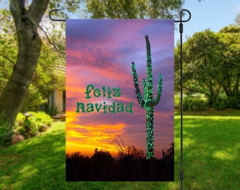 Feliz Navidad Garden Flag: Cactus Christmas Yard Decor