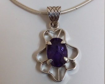 Pendentif argenté Amethyst, pendentif Amethyst, pendentif violet, pendentif Gemstone, 92,5 sterling argent, cadeau pour elle, pendentif en pierre précieuse naturelle