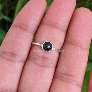 Bague en onyx noir, bague en argent sterling 925, pierre naturelle, pierre précieuse cabochon, bague minimaliste en onyx, bijoux simples de tous les jours, bague à empiler