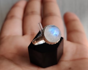 Anillo de piedra lunar arco iris natural, anillo de plata 925 para las mujeres, anillo de piedra lunar flash azul, joyería hecha a mano, anillo de piedra de Cabujón, regalo para ella