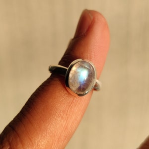 Natural Rainbow Moonstone Ring, 925 Sterling Silver Ring, Blue Flash Moonstone Jewelry, Silver Moonstone Ring, Moonstone Ring for Women