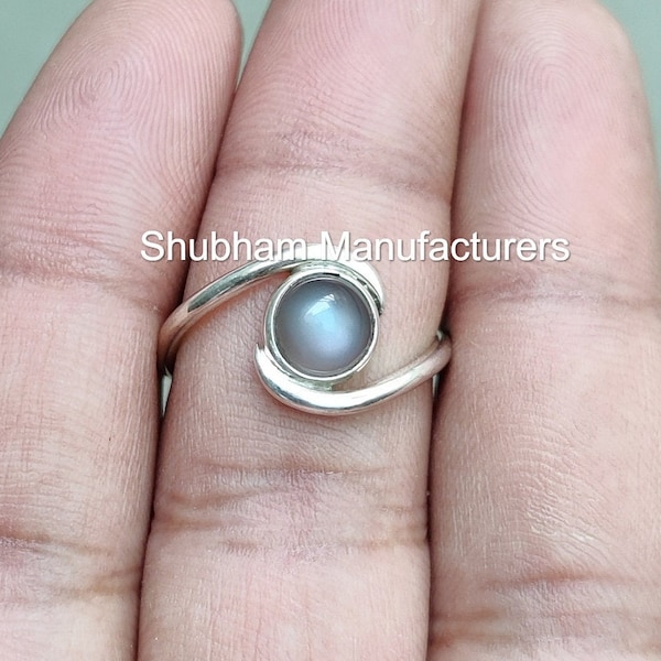 Gray Moonstone Ring, 925 Sterling Silver Ring, Handmade Designer Ring for Her, Natural Gemstone, Simple Everyday Bezel Ring, Bypass Shank