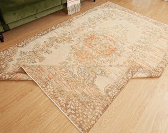 oriental  living room carpet  , 5'9" X 8'10" vintage beige orange area Rug,  D158N9624