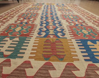 Vintage Turkish living room  Rug , 5'11" X 7'8"  Geometric Vintage Art Deco Kilim  D21N2532